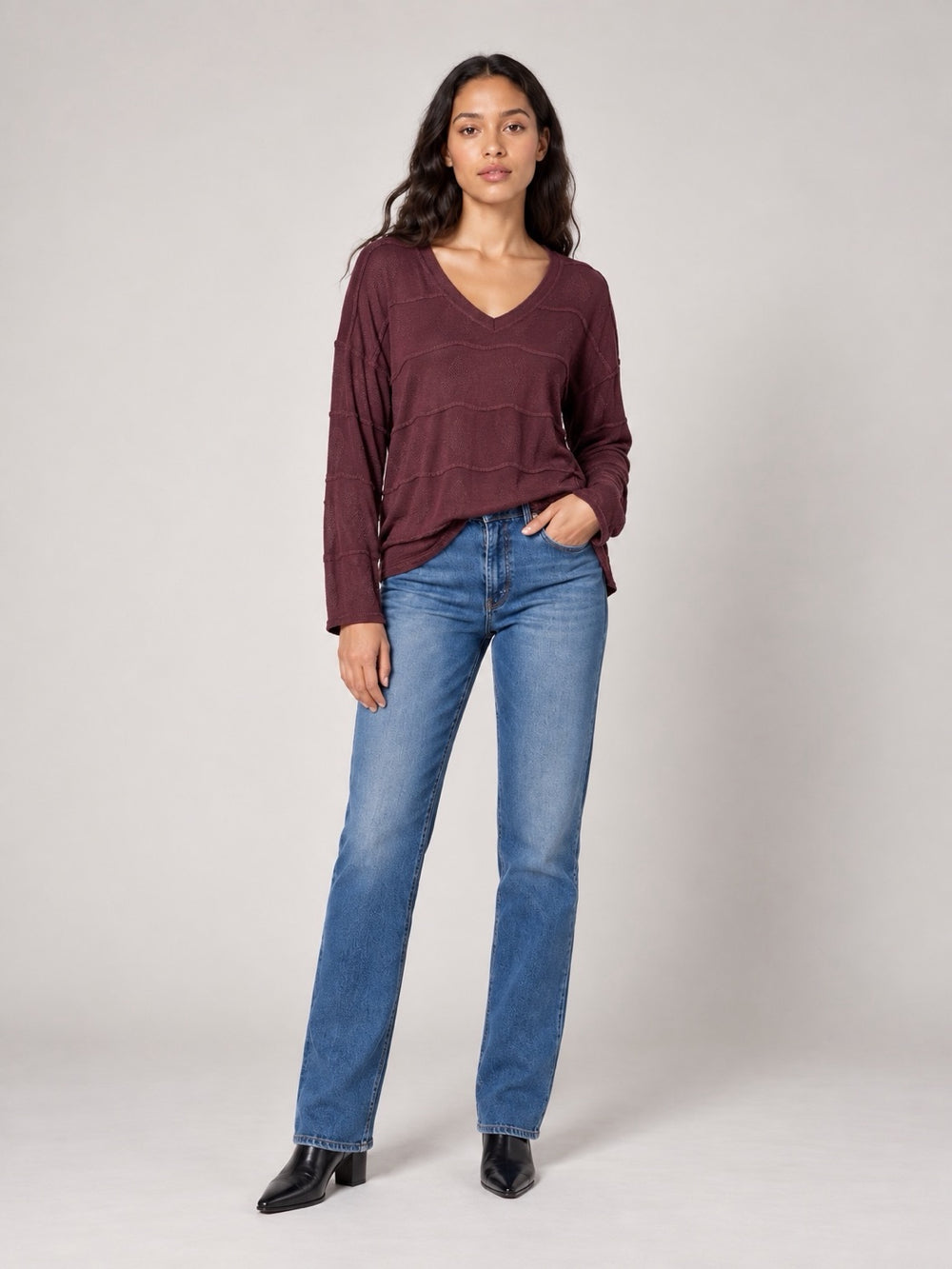 Textured V-Neck Jumper - Wine